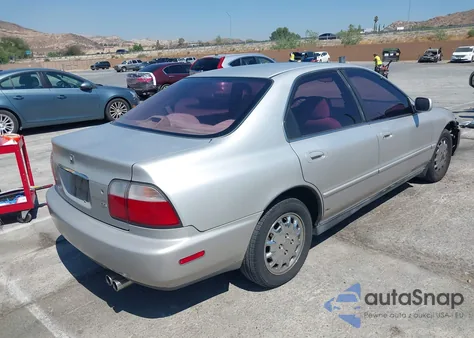 1996 Honda Accord Ex/Ex-R из США, поврежденный, VIN 1HGCD5653TA270244